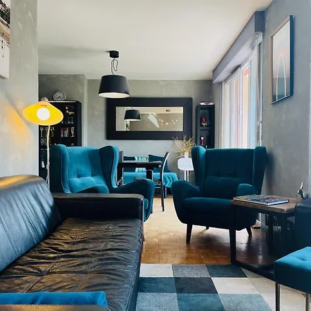 - Les Roses - Balcon 比亚里茨